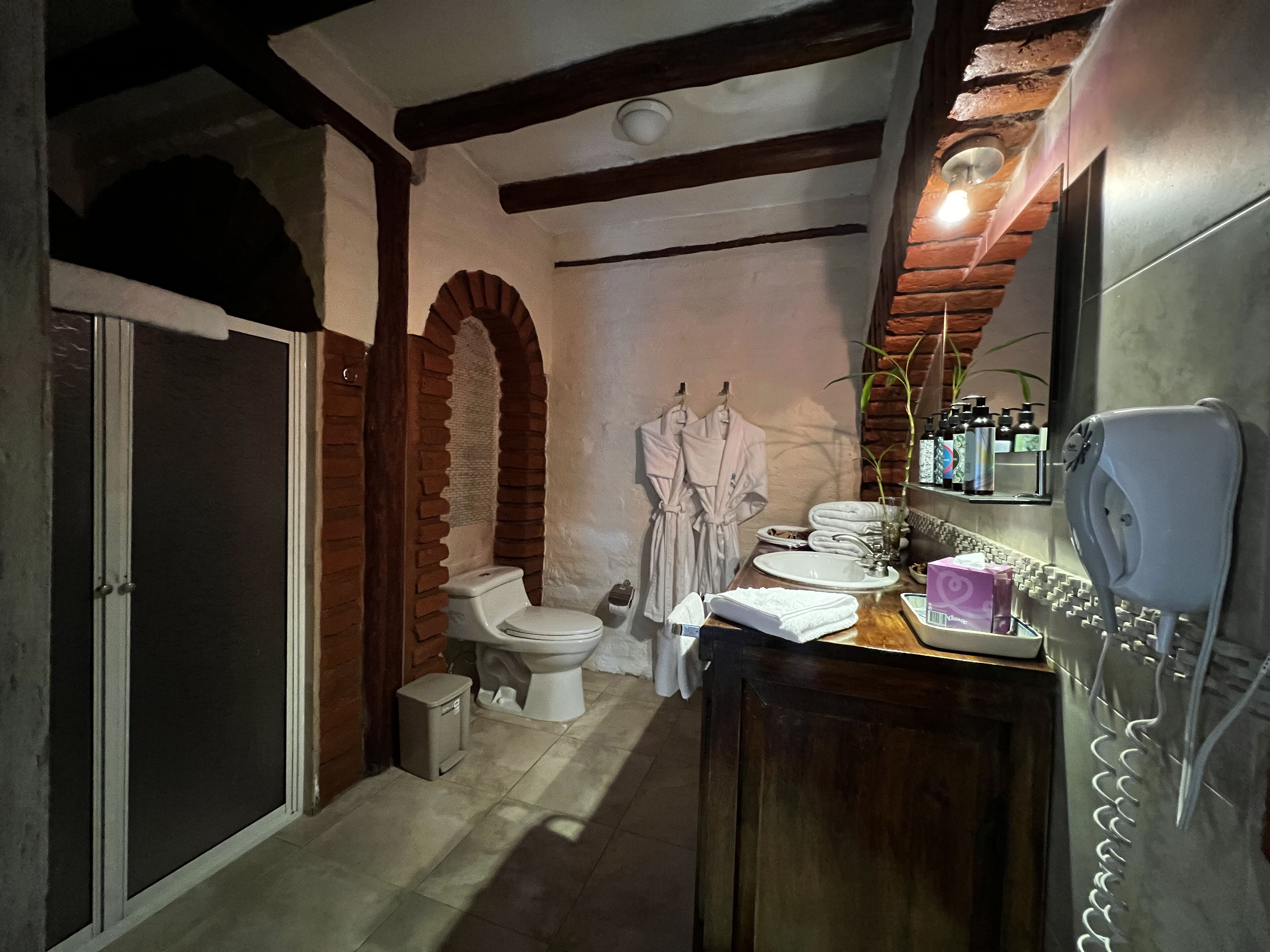 exclusive double room | bathroom | free toiletries, hair dryer, bathrobes, towels