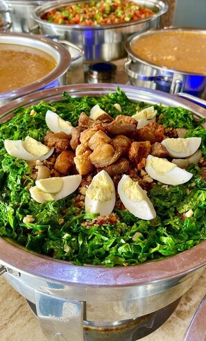 تناول الطعام