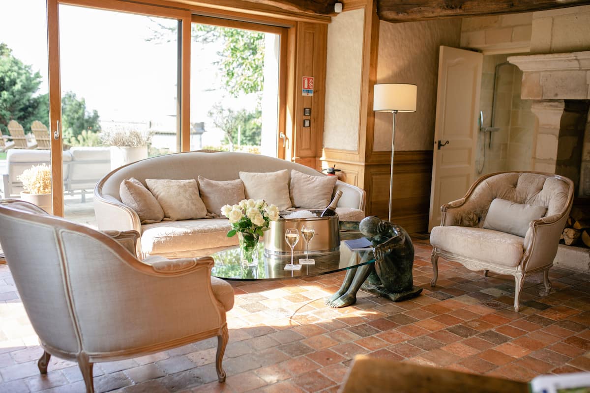 suite spa avec vue sur la mer | living area | flat-screen tv, dvd player