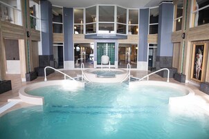 Soins corporels, soins d'hydrothérapie, massages aux pierres chaudes