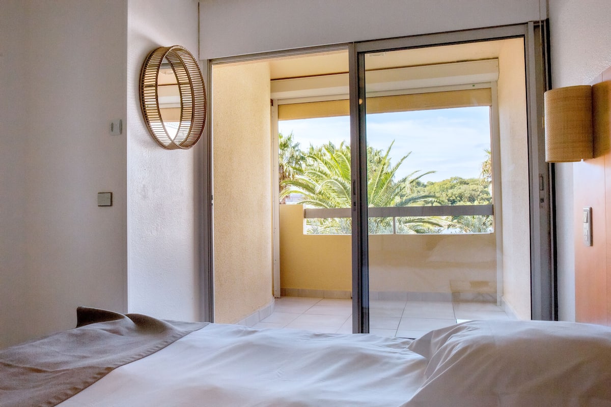 Appartement 2 personnes - 1 chambre - Terrasse - Vue mer | 1 slaapkamer, gratis babybedden, gratis wifi, beddengoed