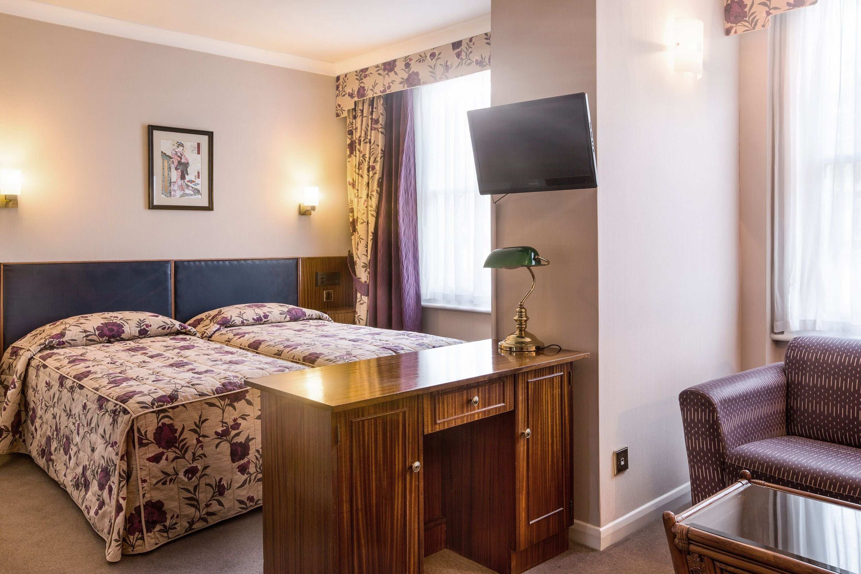 Junior Suite | Blackout drapes, free cribs/infant beds, free WiFi, bed sheets