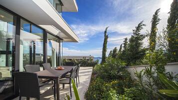 Apartment, 2 Bedrooms, Balcony, Partial Sea View | Terrace/patio