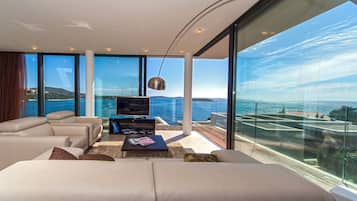 Superior Apartment, 2 Bedrooms, Balcony, Sea View | Living room