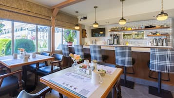 Daily cooked-to-order breakfast for a fee