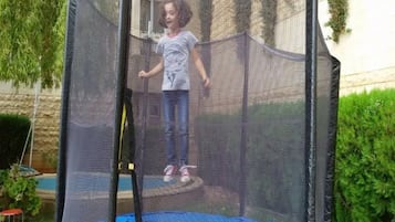 Tempat bermain anak - outdoor