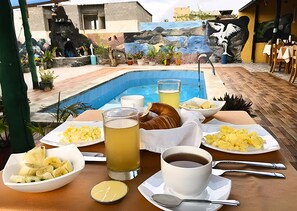 含每日當地特色早餐