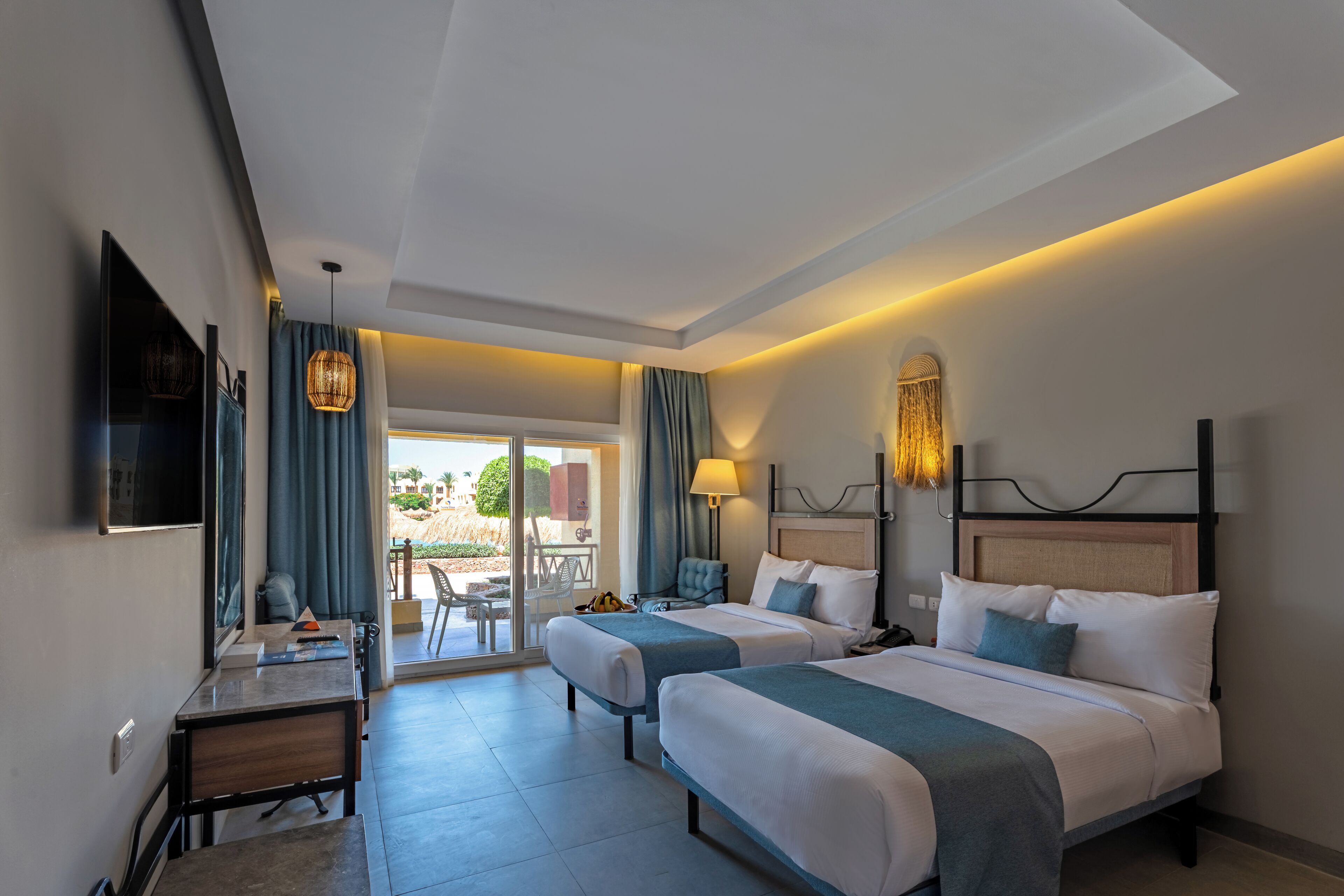 Boho Room Sea View | Free minibar items, in-room safe, individually decorated