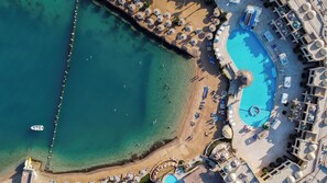 2 outdoor pools, pool umbrellas, sun loungers - Sunny Days Palma De Mirette Resorts & Spa (Hurghada)