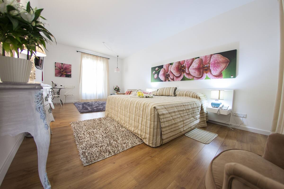 Family Studio, City View | In-room safe, soundproofing, iron/ironing board, WiFi (free)