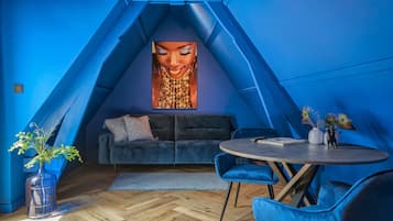 Luxury Apartment Azur, 1 Bedroom, Terrace, City View | Premium bedding, in-room safe, individually decorated