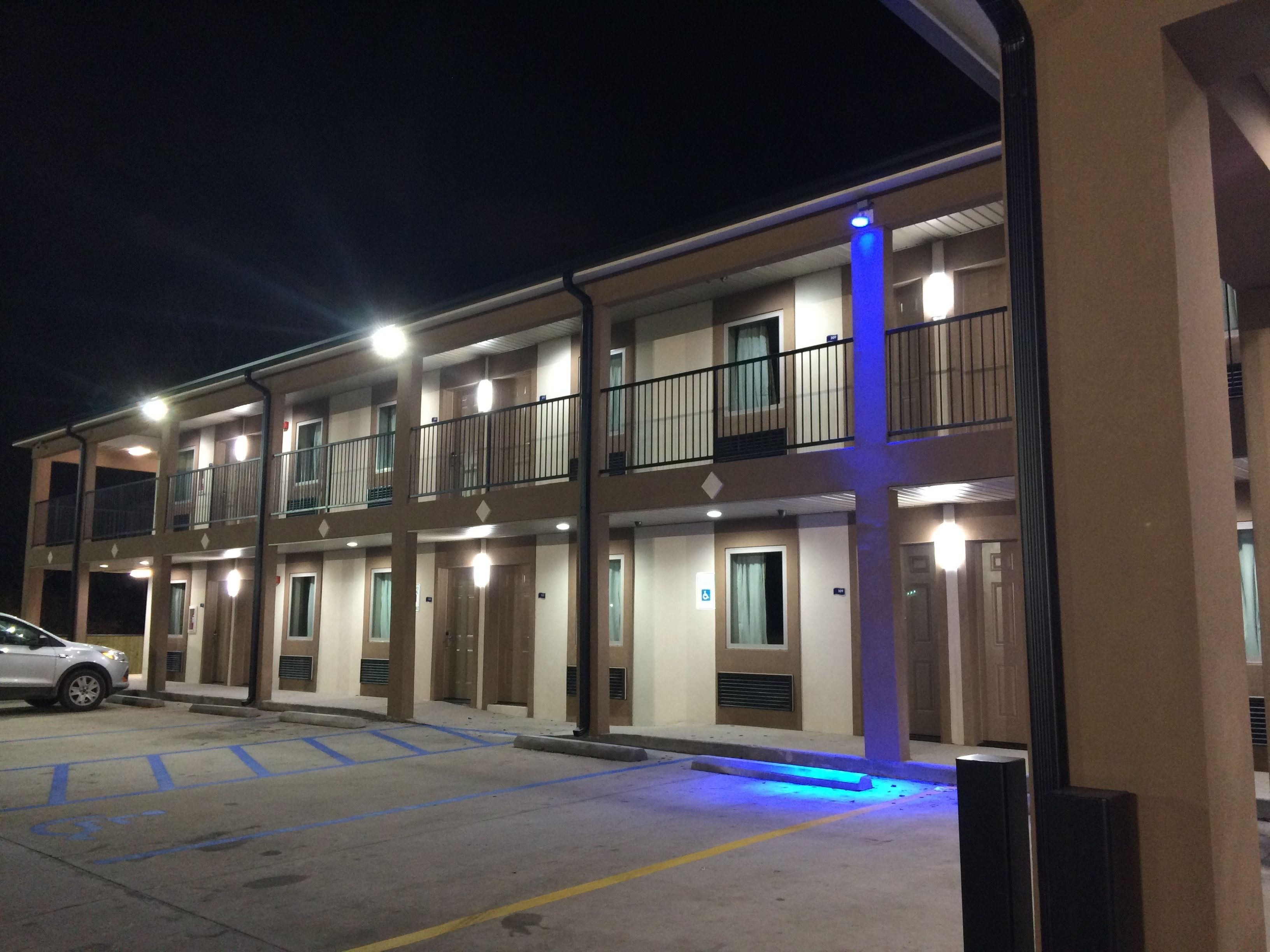 Paradise Inn & Suites — photo 11