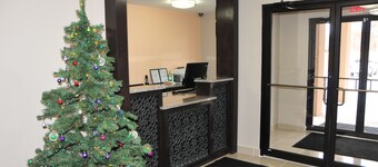 Paradise Inn & Suites