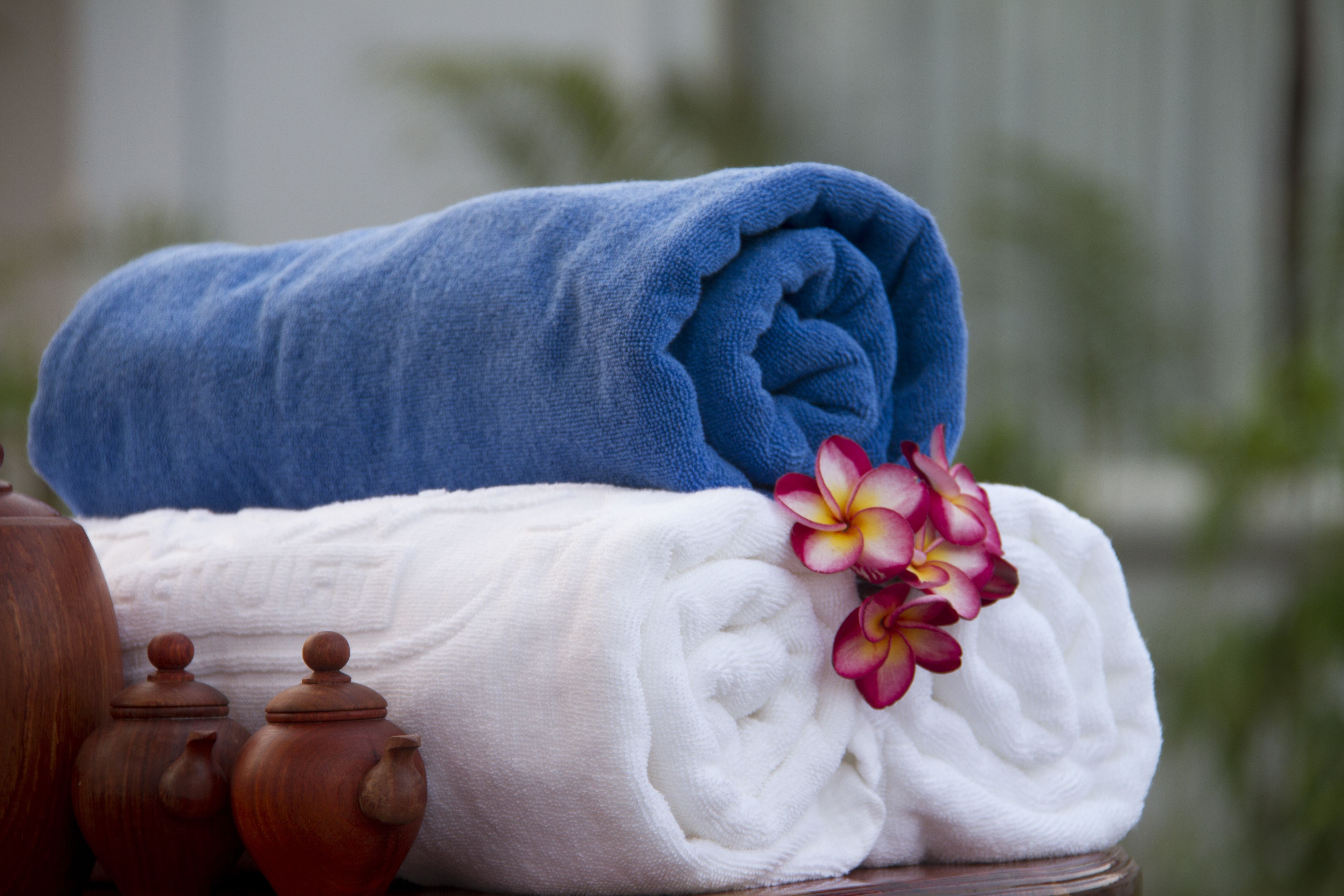 body treatments, aromatherapy, thai massages, body wraps, body scrubs