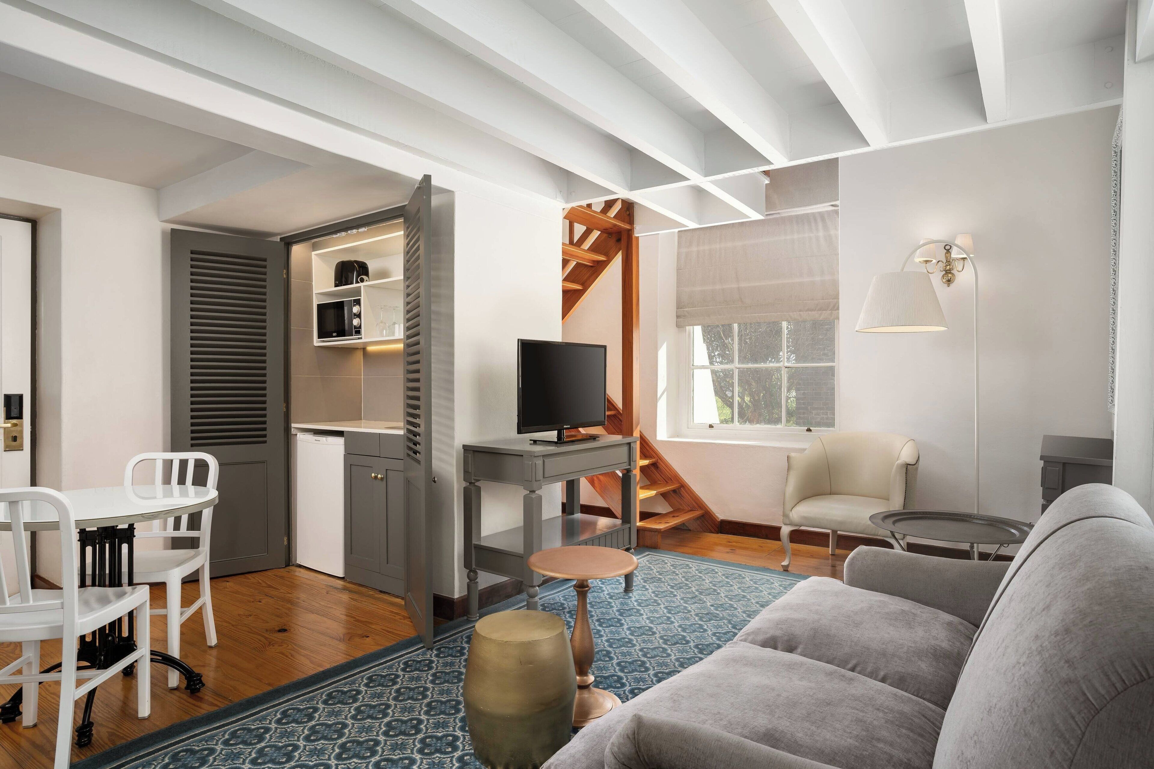 loft, 1 bedroom (barn) | private kitchen | fridge, microwave, coffee/tea maker, cookware/dishes/utensils