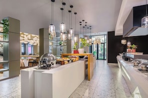 Daily buffet breakfast for a fee - Protea Hotel Fire & Ice by Marriott Pretoria Menlyn (Pretoria)