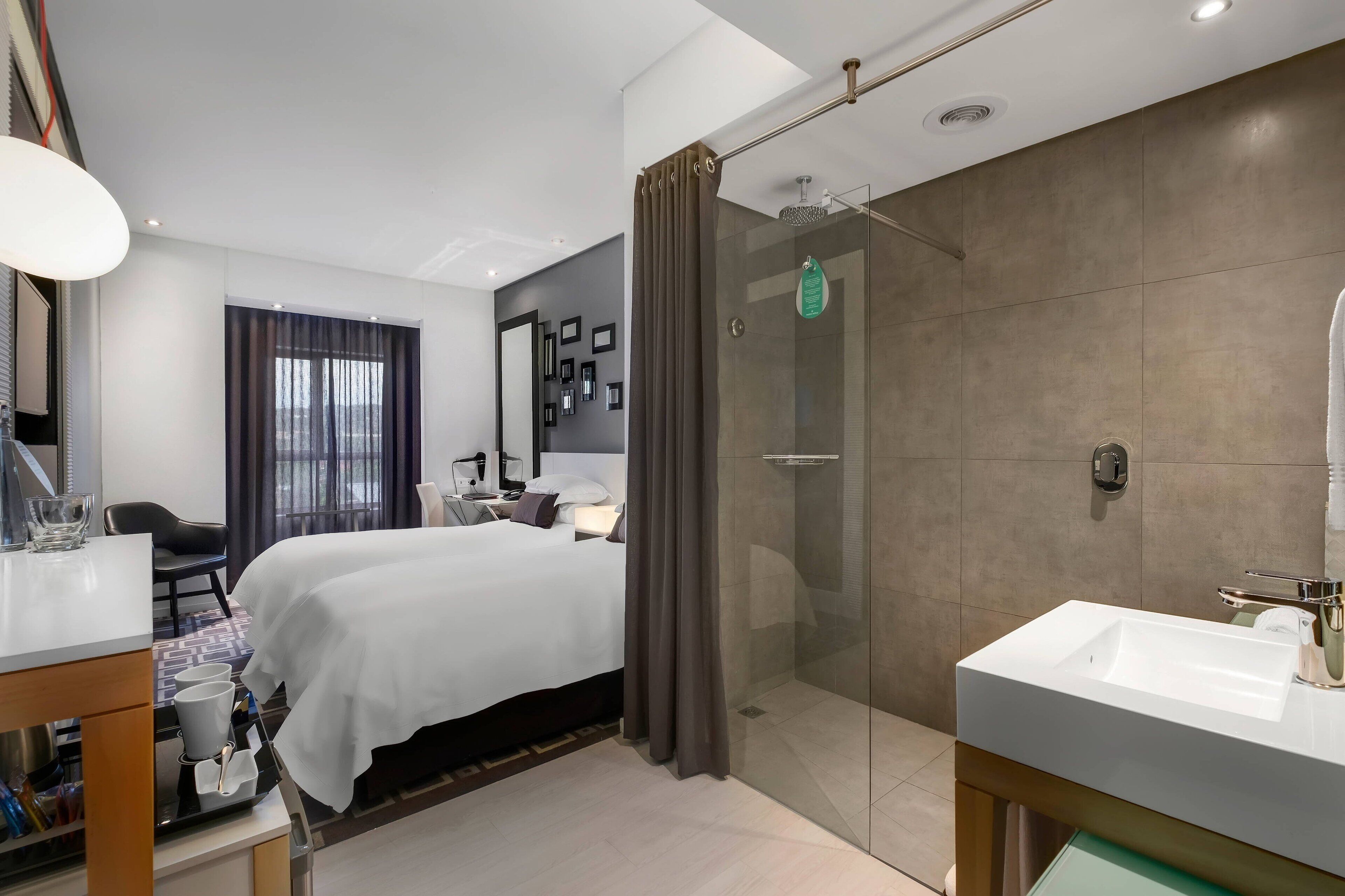 room, 2 single beds | 1 bedroom, minibar, in-room safe, individually decorated