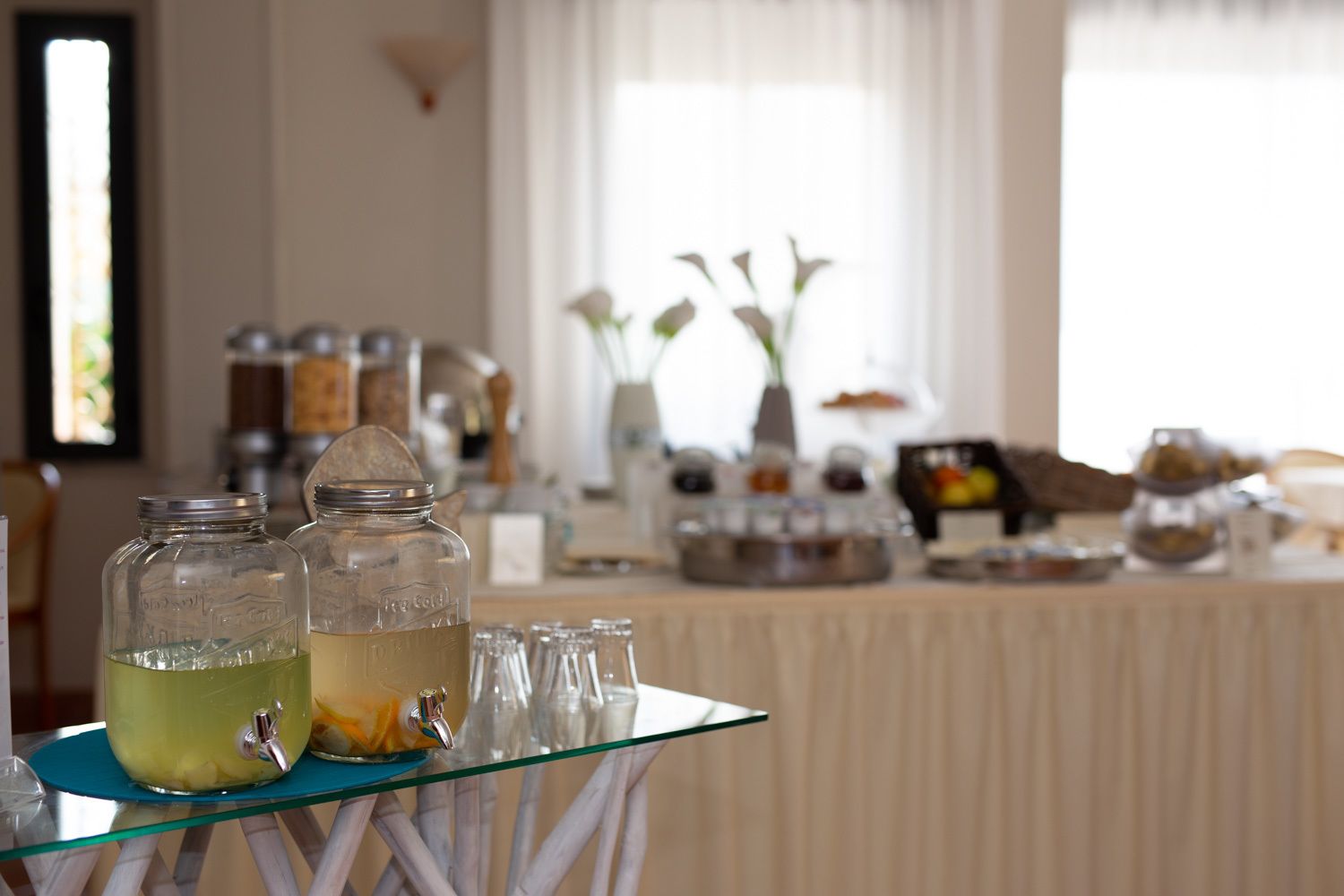 daily full breakfast (eur 15 per person)