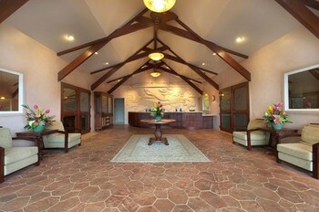 Hotel entrance and lobby at The Cliffs at Princeville