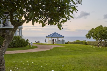 Property grounds at The Cliffs at Princeville