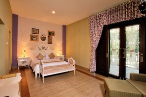 In-room safe, free WiFi - The Victoria Luxurious Guesthouse (Bandung)