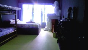 Room - Friendship Budget Hostel (Angeles City)