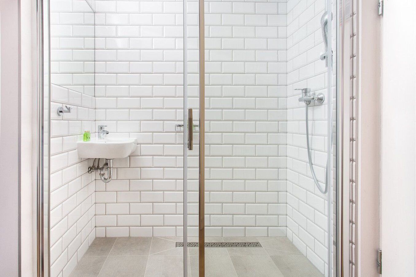 standard room | pillow-top beds, desk, blackout curtains, free wifi