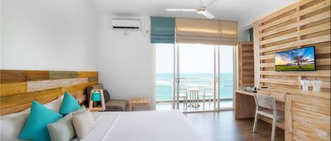 Premium Ocean Suite | 1 bedroom, minibar, individually furnished, desk