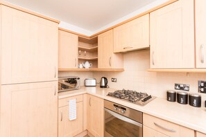 Private kitchen - Holistic Condos Apartments - Albion Gardens (Edinburgh)