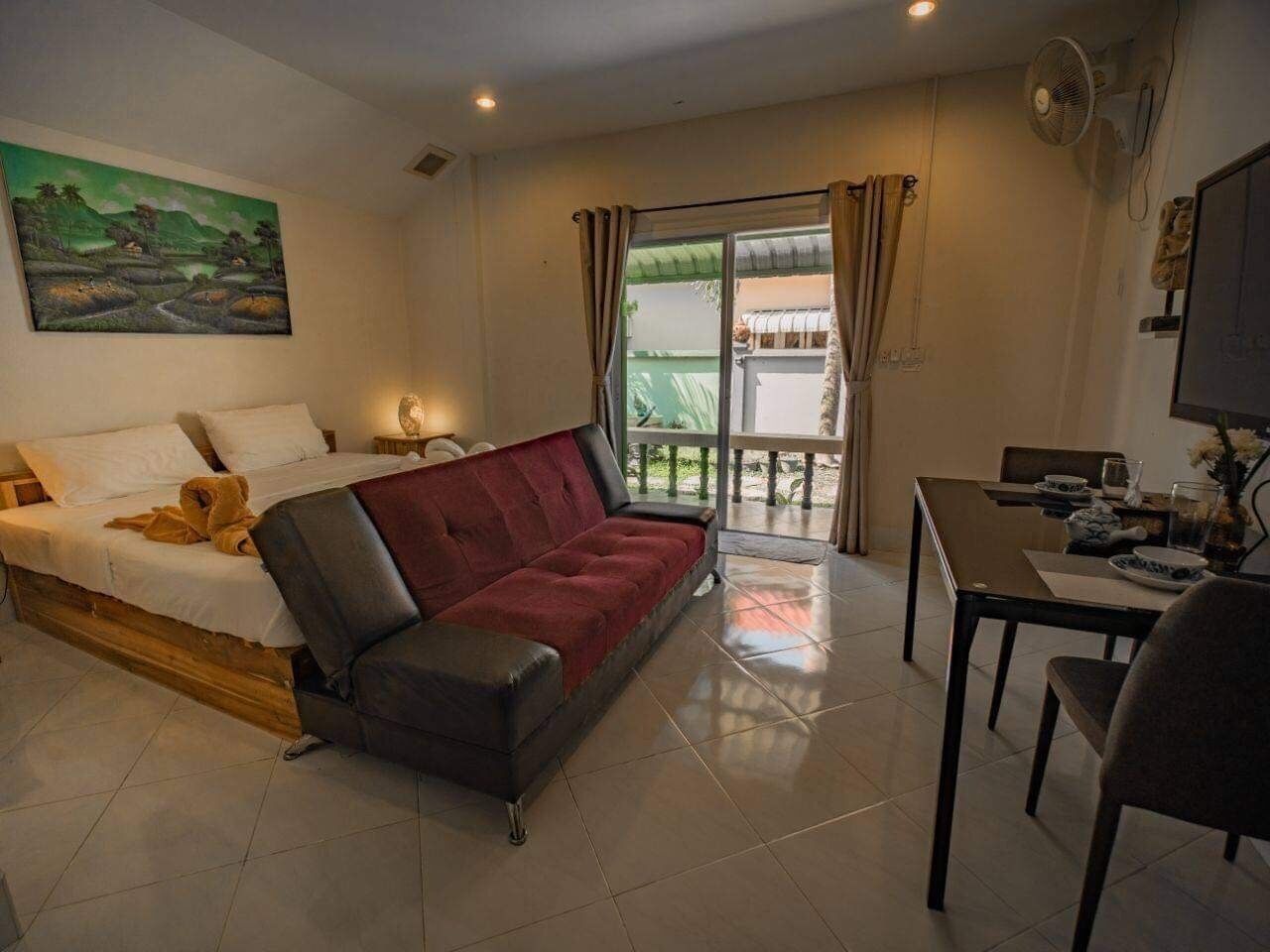 room | living area | 24-inch flat-screen tv with cable channels, tv