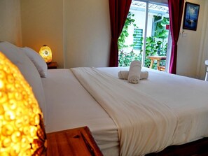 Suite familiar | Caja de seguridad en la habitación, escritorio y wifi gratis 