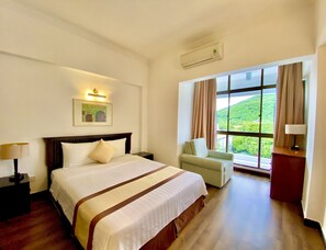 Apartment, 2 Schlafzimmer | Minibar, Zimmersafe, Schreibtisch, Verdunkelungsvorhänge