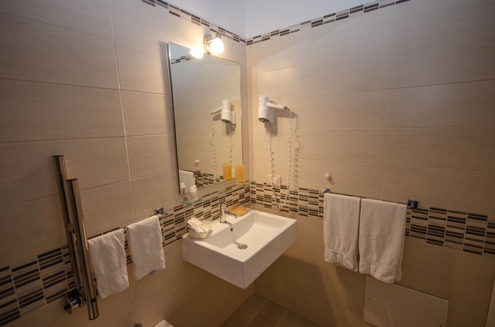 traditional double room, annex building | bathroom | shower, free toiletries, hair dryer, towels