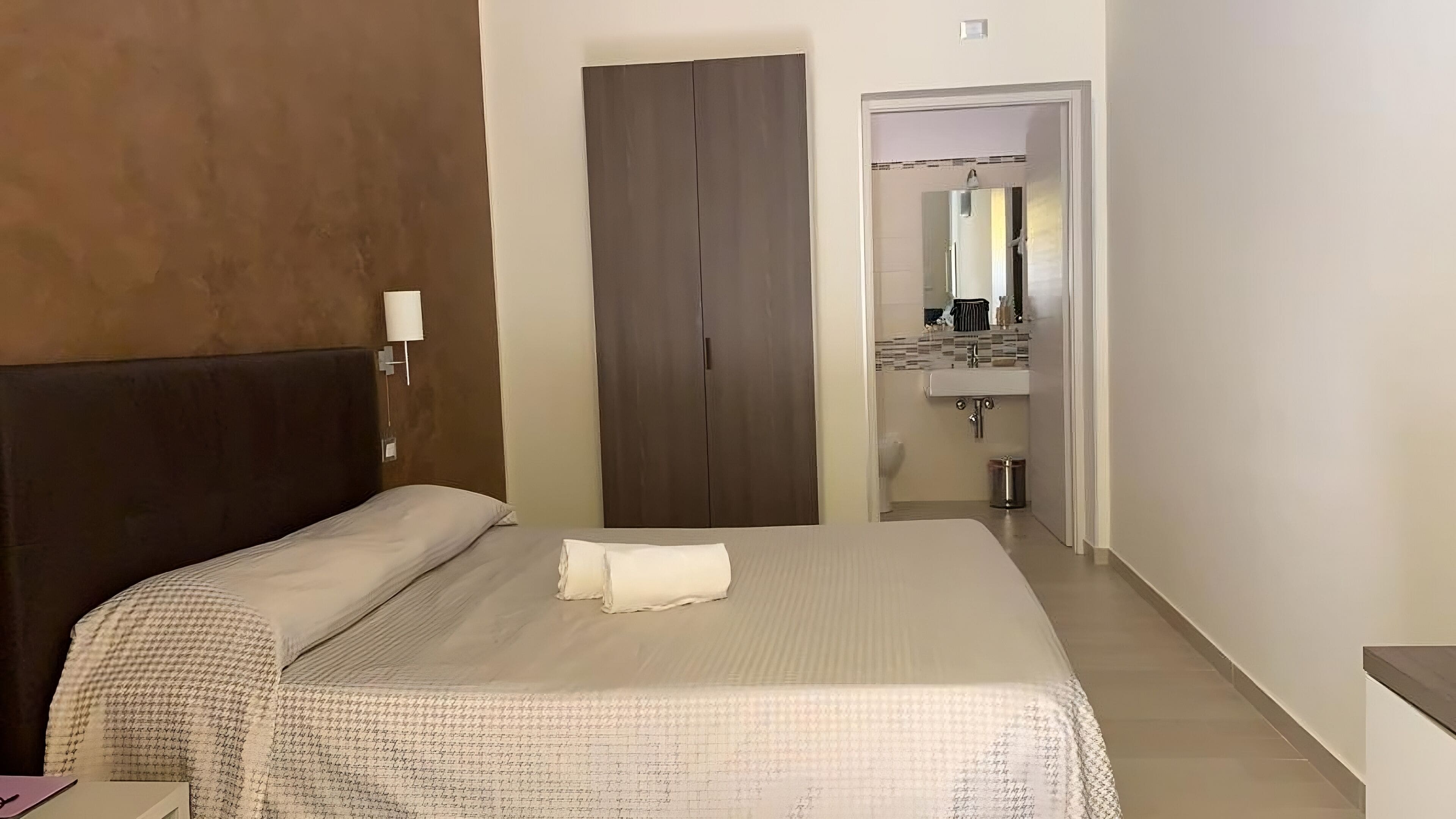 traditional double room, annex building | 1 bedroom, premium bedding, memory-foam beds, in-room safe