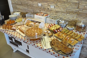 Free continental breakfast  - Trigrana Vacanze Hotel (San Vito Lo Capo)