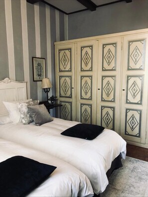 Ropa de cama de alta calidad, escritorio, tabla de planchar con plancha