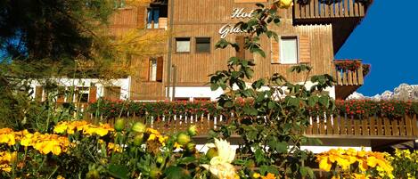 Fachada da propriedade