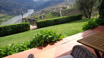 Vue depuis lâhĂ©bergement