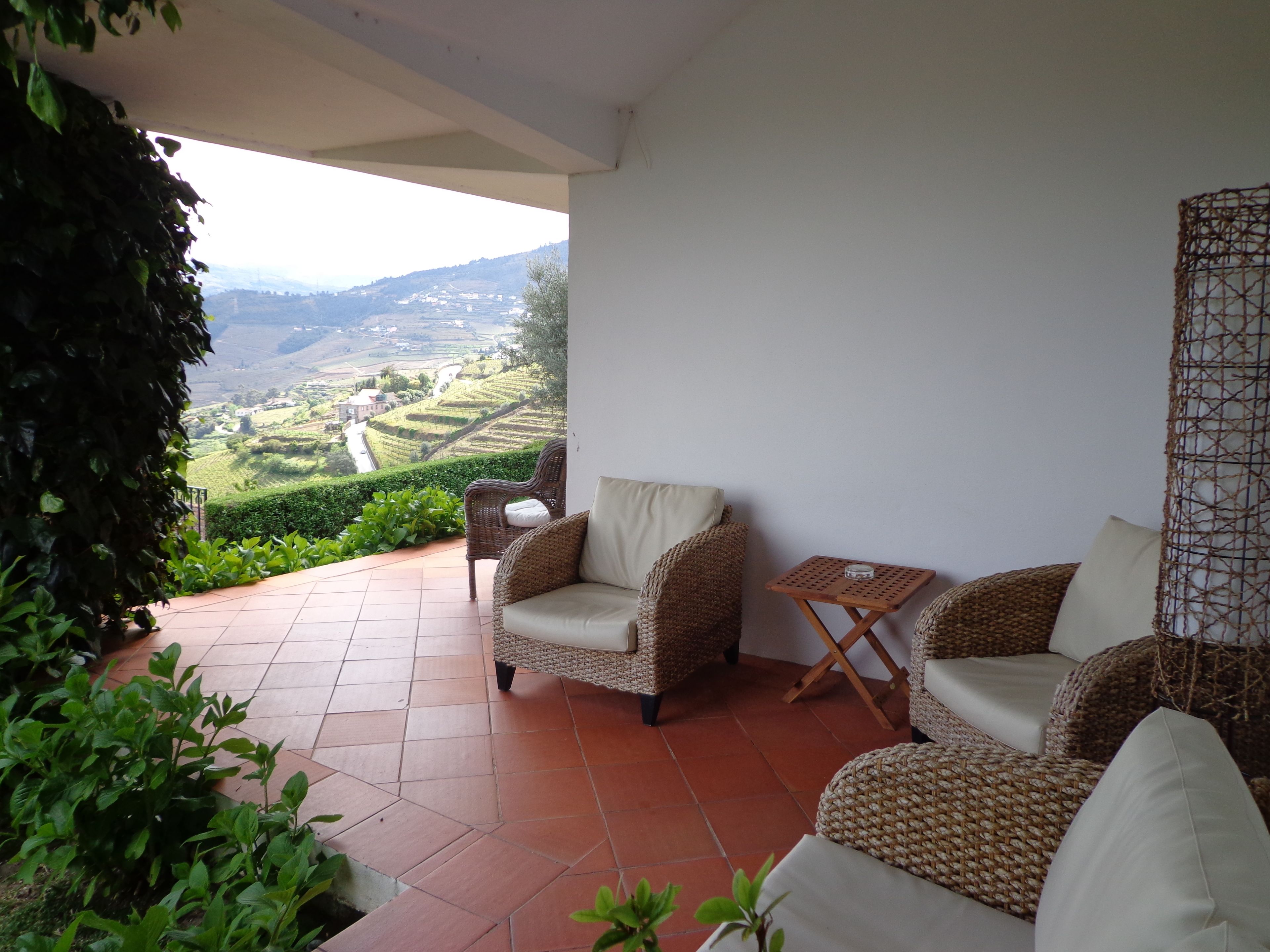 Habitación estándar con 2 camas individuales, vistas al río | Ropa de cama de alta calidad, colchones Select Comfort, caja fuerte