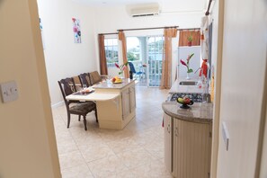 Majestic Apartment, 1 Bedroom, Balcony, Bay View  | 객실 내 금고, 다리미/다리미판, 무료   유아용 침대, 무료 WiFi
