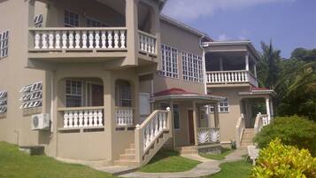 Romantic Studio, Bay View, Sea Facing | Front of property