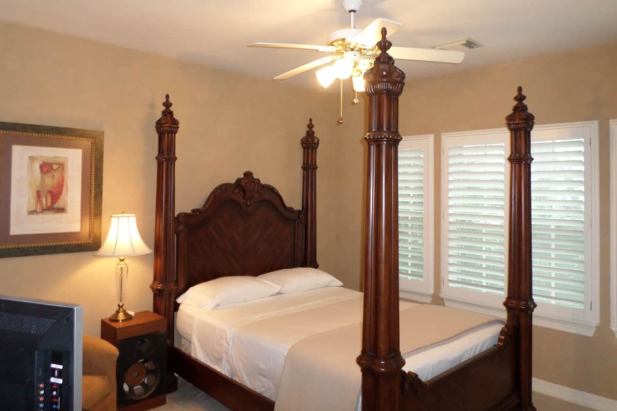 Standard Room | Iron/ironing board, free WiFi