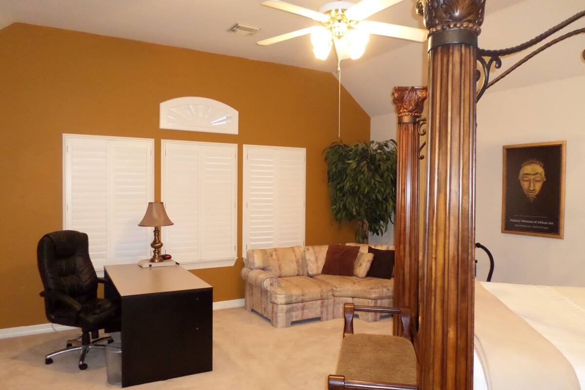 Suite | Living area | Flat-screen TV