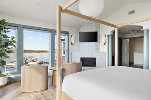 Deluxe Room, 1 King Bed, River View, Garden Area