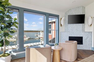 Deluxe Room, 1 King Bed, River View, Garden Area | In-room safe, individually decorated, individually furnished