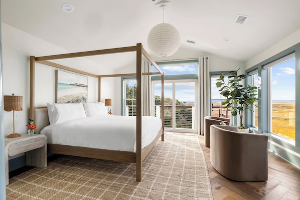 Deluxe Room, 1 King Bed, River View, Garden Area