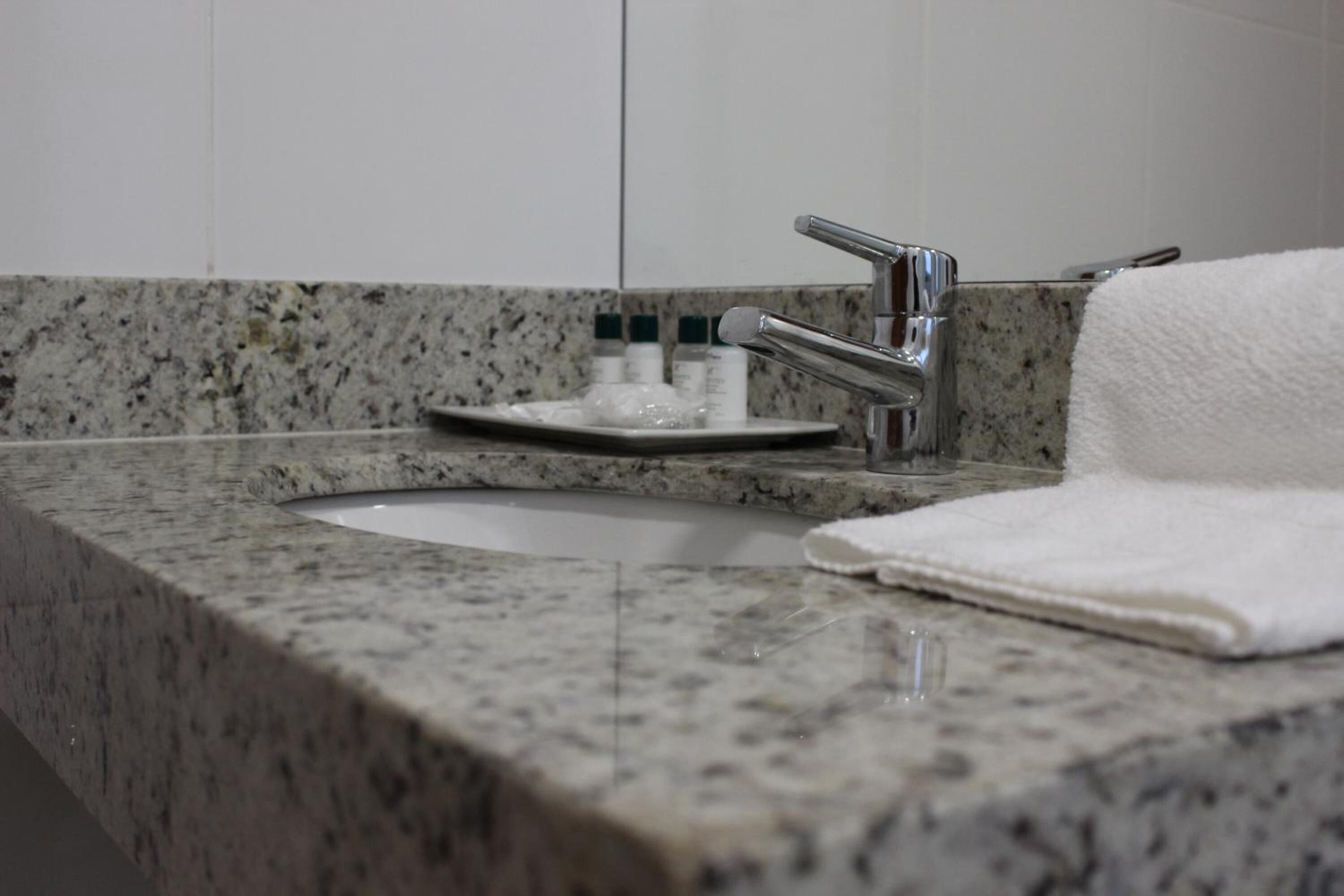 shower, free toiletries, towels