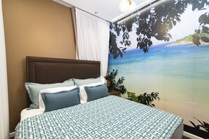 In-room safe, soundproofing, iron/ironing board, free WiFi - Crown Sea Apartments (Tel Aviv)