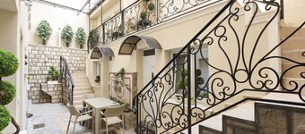 Lazar Lux Apartments