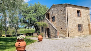 Fachada de la propiedad